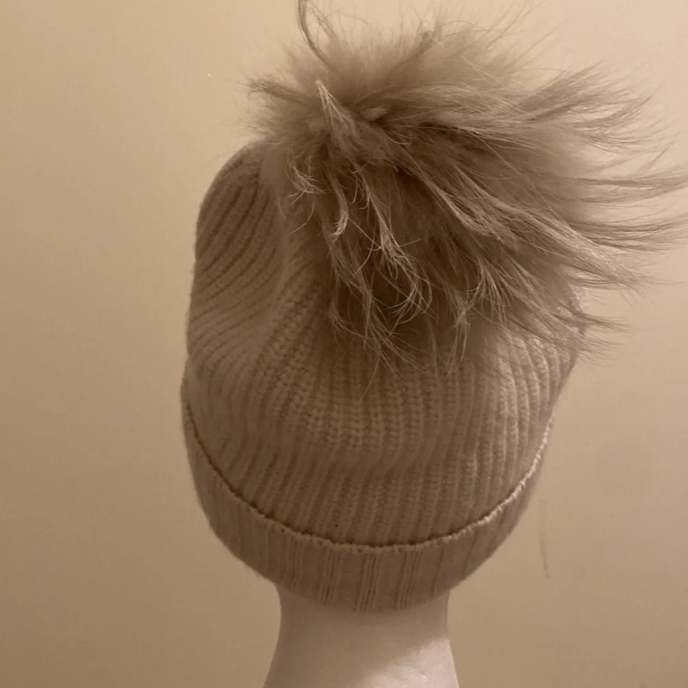 WOOLRICH KOHN TICH & BROS HAT WITH FUR RACCOON POM POM . Size M